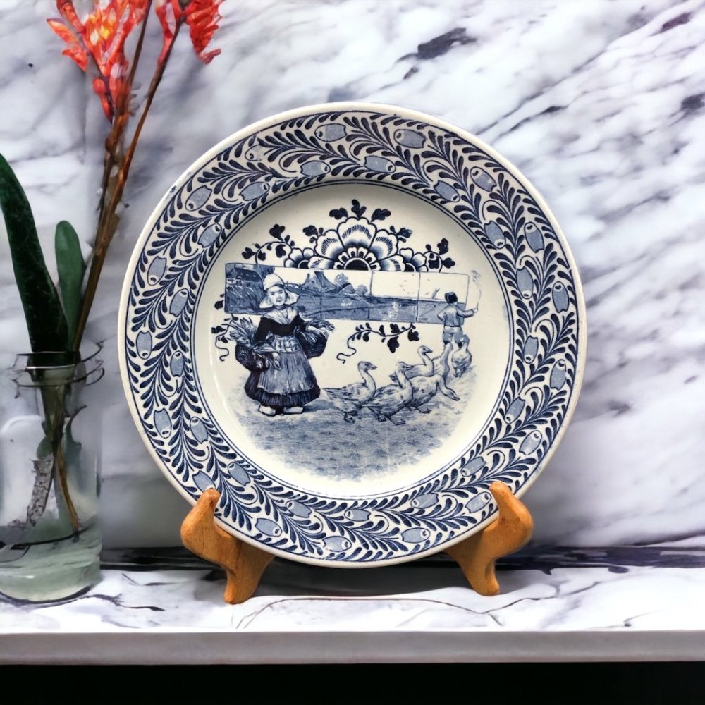 Rare Vintage Petrus Regout &Co. Fantaisie Holland Dutch Girl and Ducks Plate.